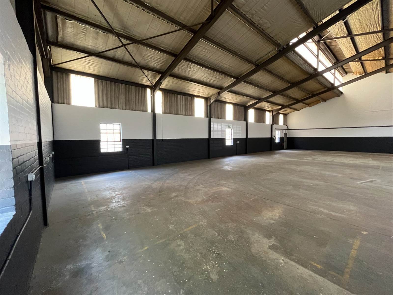 496  m² Commercial space in Triangle Farm photo number 23