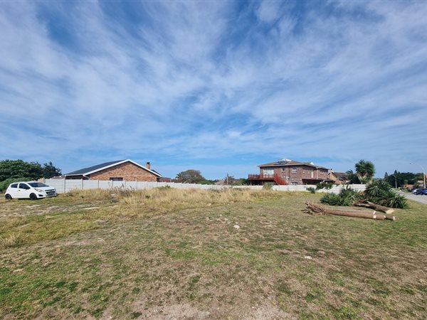 672 m² Land