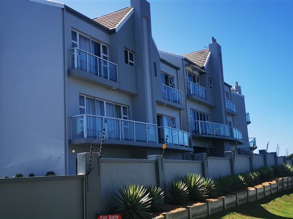 3 Bedroom Townhouse 3 Bedroom Townhouse