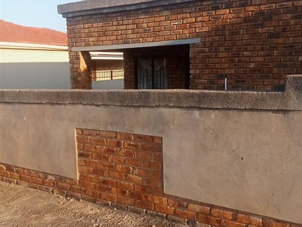 2 Bedroom House 2 Bedroom House