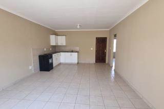 3 Bed Townhouse in Meyerton photo number 5