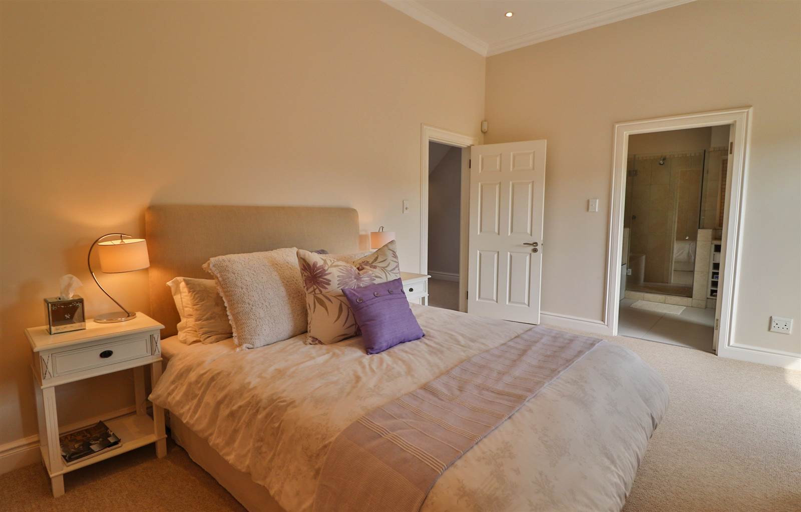 4 Bed House in Cotswold Downs Estate photo number 18