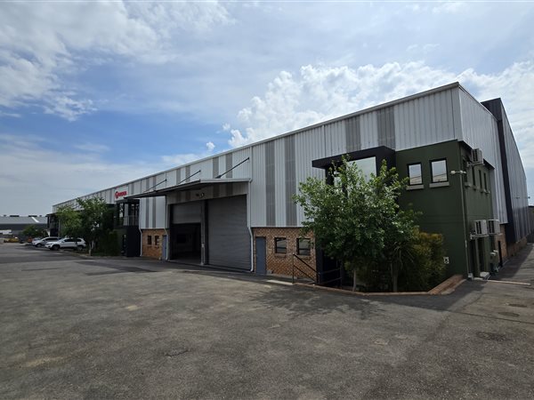 663  m² Industrial space