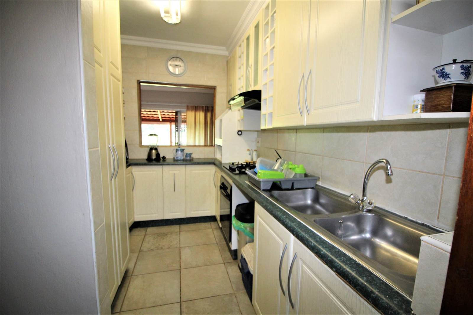 3 Bed Townhouse in Hennopspark photo number 13