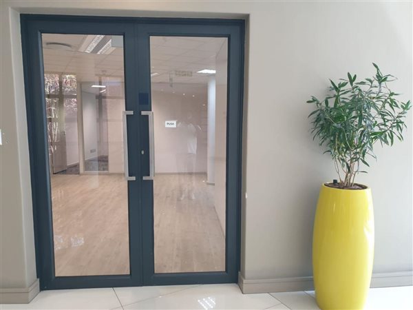 316  m² Commercial space in Parktown