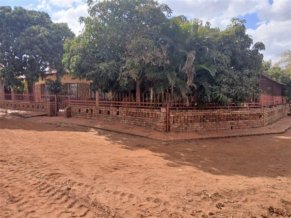 5 Bedroom House 5 Bedroom House