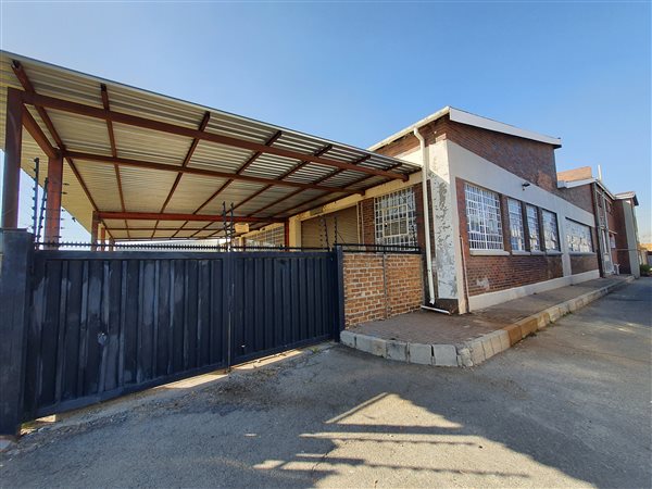 1 554  m² Industrial space