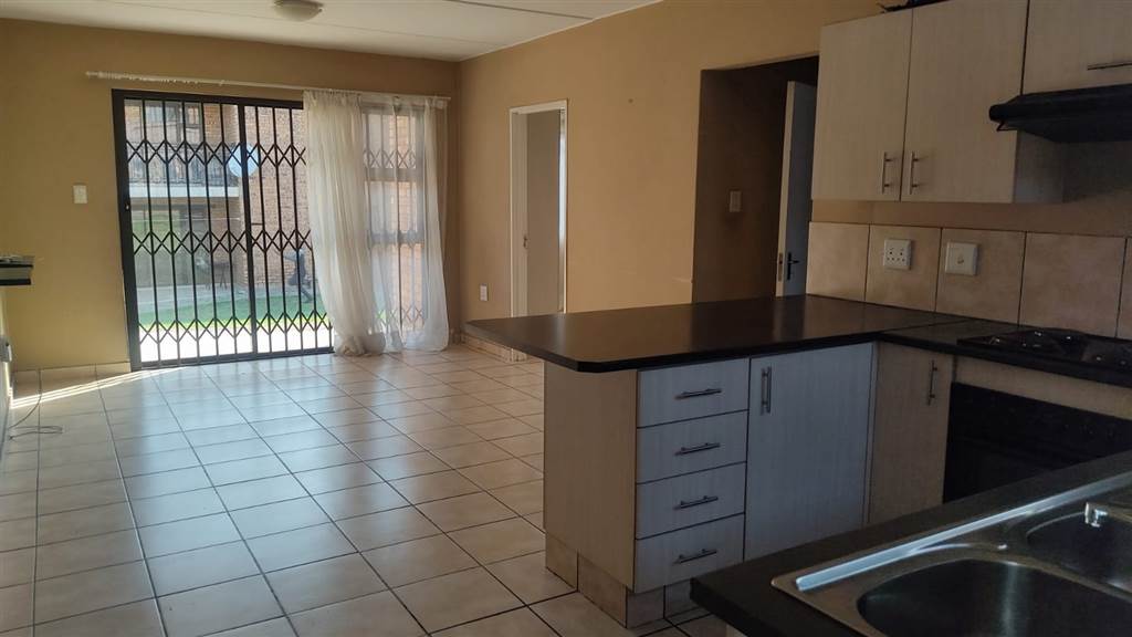 2 Bed Apartment in Witkoppie Ridge photo number 14