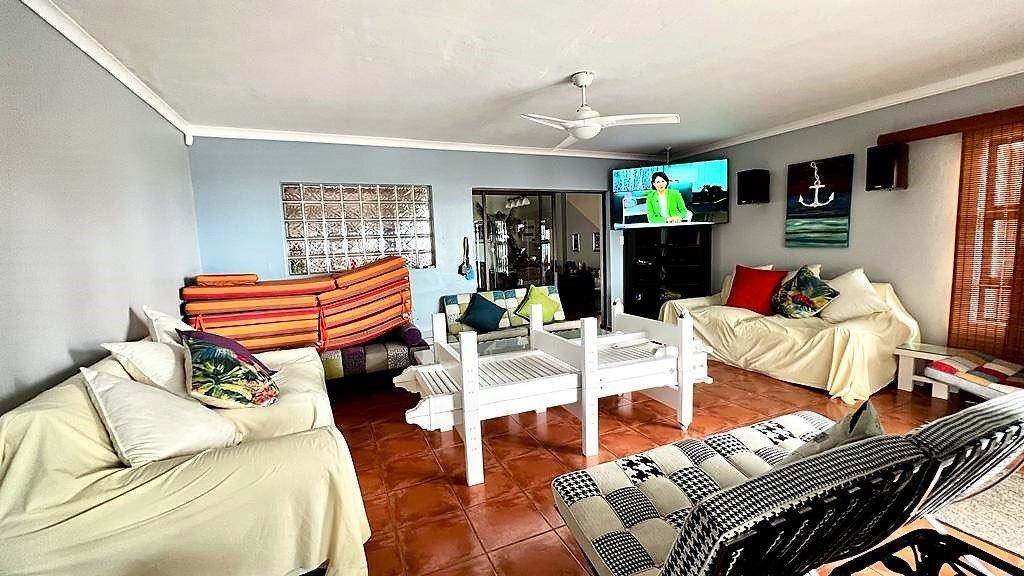 4 Bed House in Uvongo photo number 10