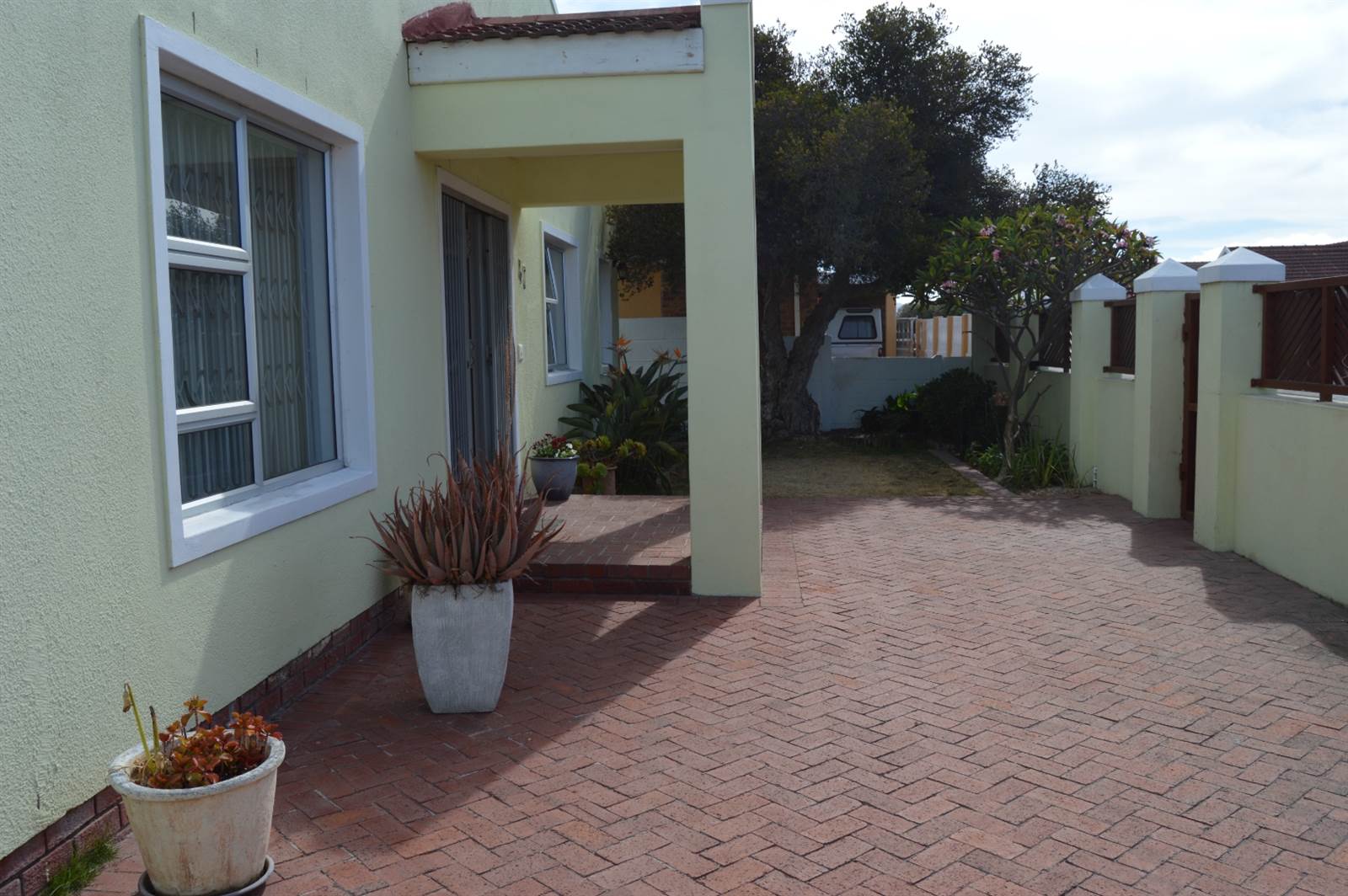 4 Bed House in Strandfontein photo number 8