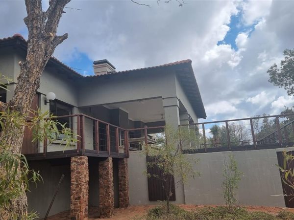 4 Bedroom House 4 Bedroom House