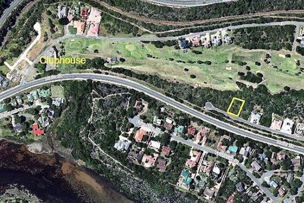 705 m² Land available in Dolphin Creek Golf Estate photo number 2