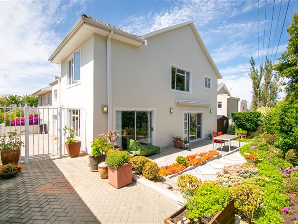 3 Bed House in Pearl Rise