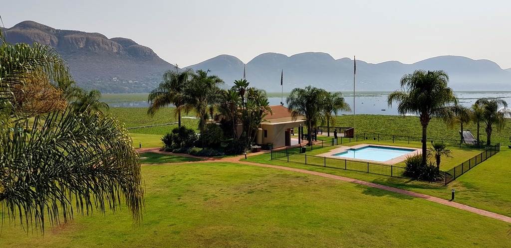 4 Bed Apartment in Hartbeespoort Dam photo number 23