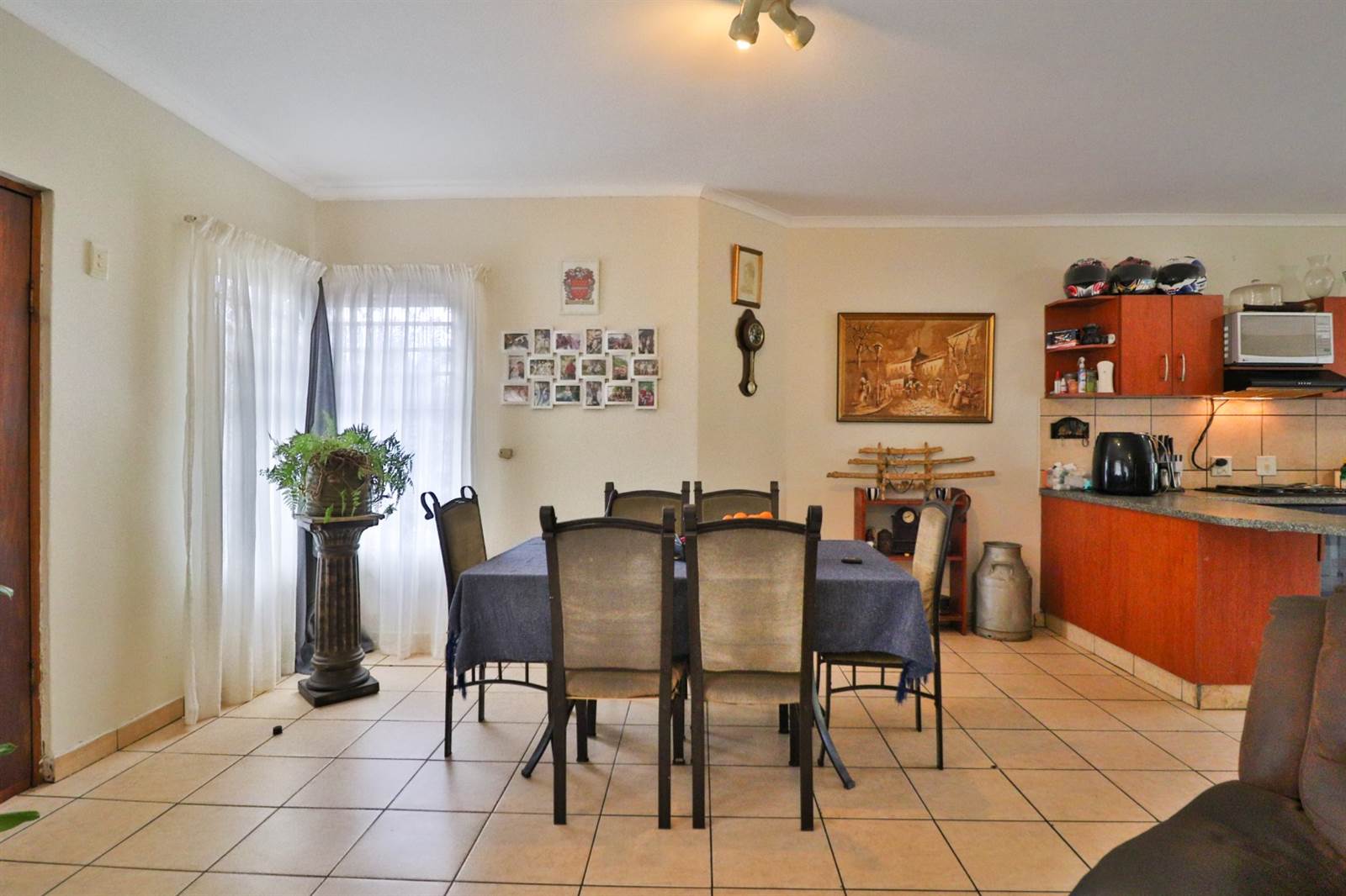 2 Bed Townhouse in Amanzimtoti photo number 6