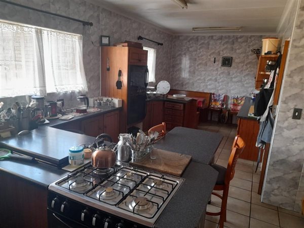4 Bed House in Dunnottar