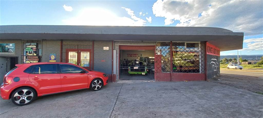 287  m² Commercial space in Uitenhage Central photo number 1