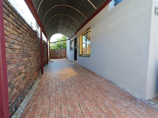 2 Bedroom House 2 Bedroom House