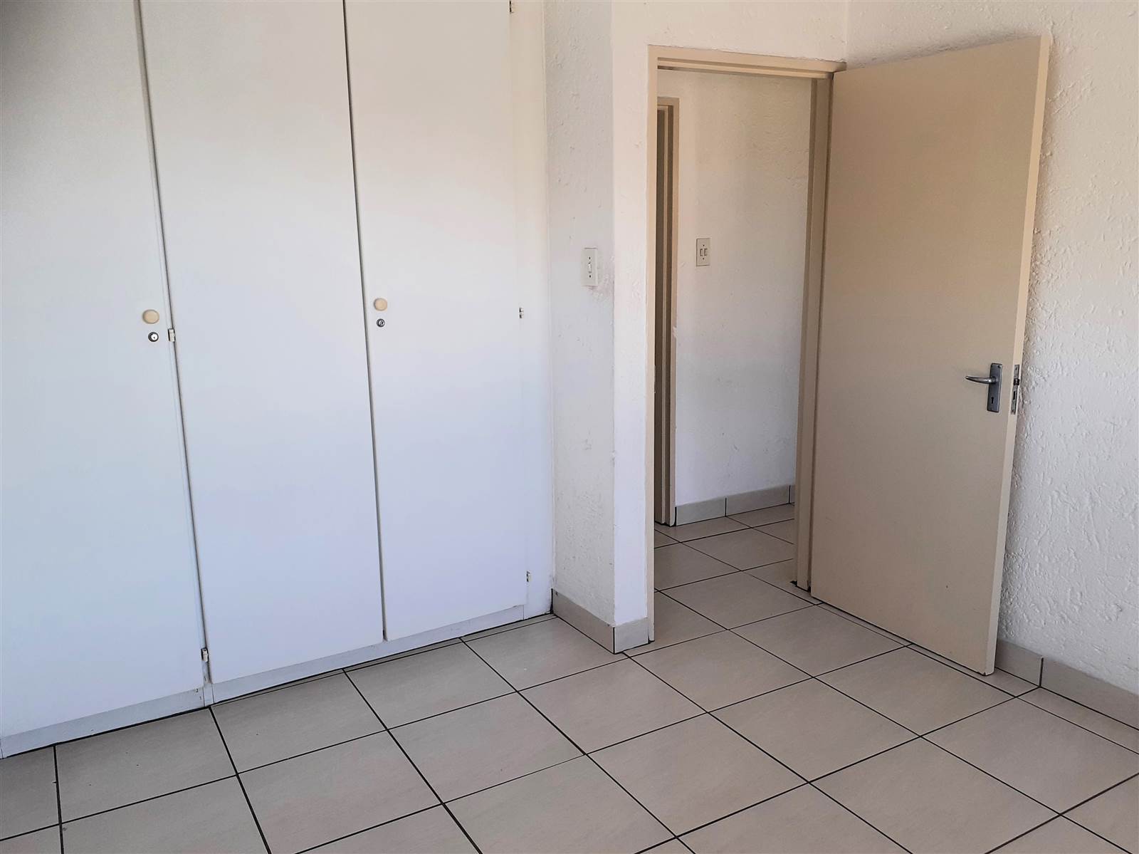 2 Bed Apartment in Craighall photo number 13