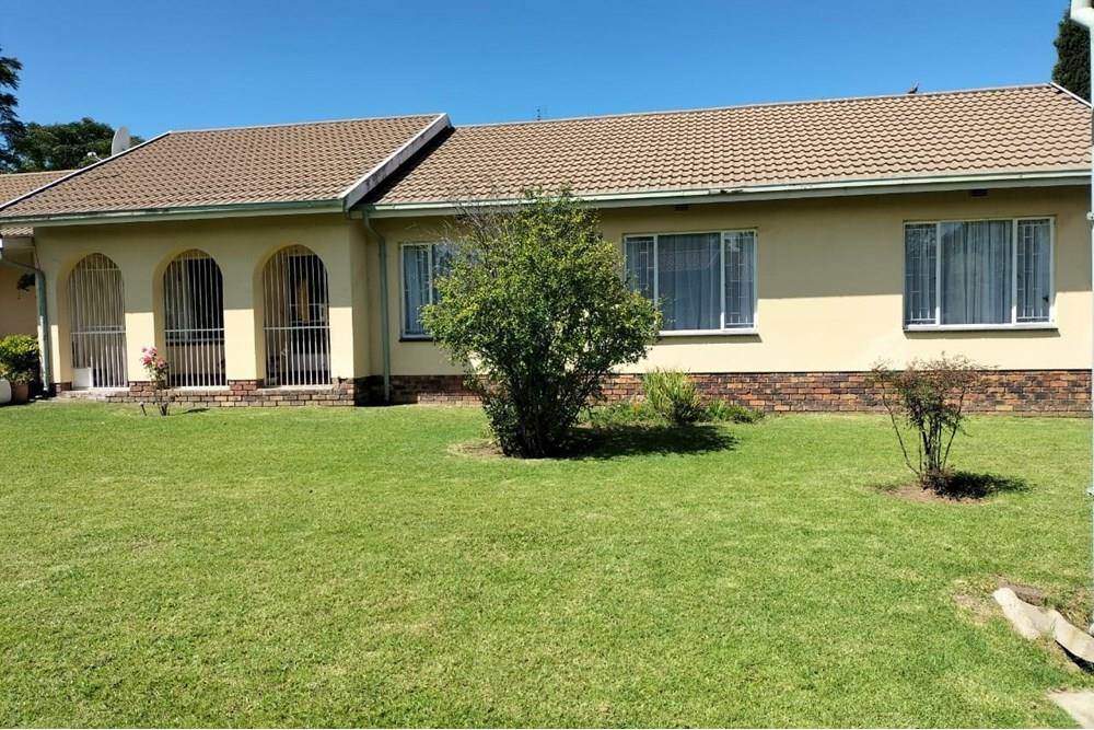 3 Bed House in Vaalpark photo number 1