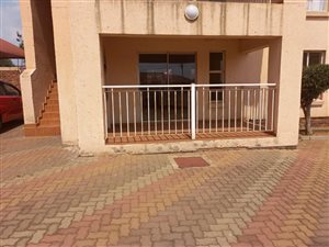 2 Bed Apartment in Rensburg