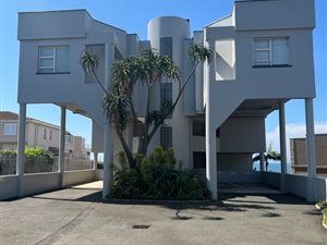 3 Bed Apartment in Compensation Beach