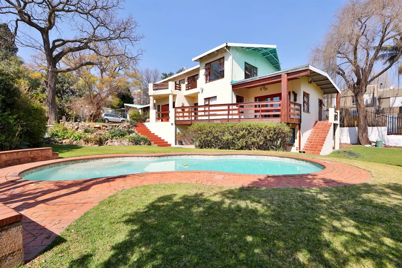 6 Bed House in Craighall Park photo number 3