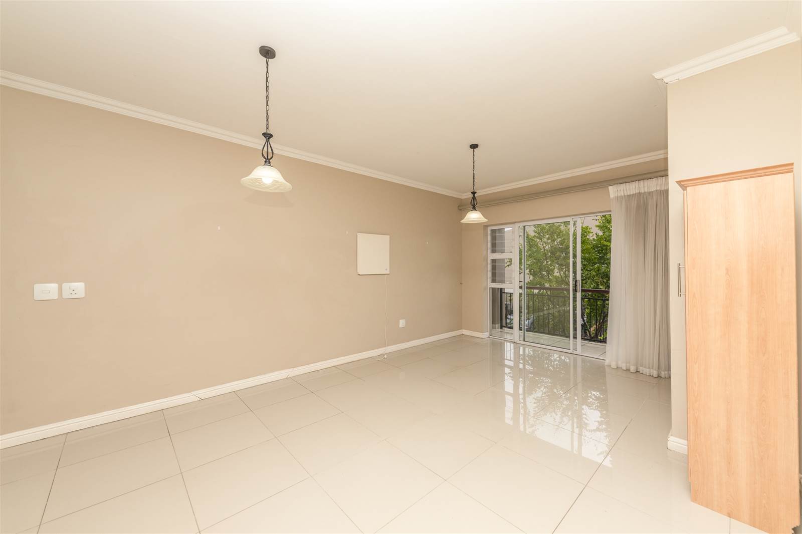 2 Bed Apartment in Durbanville Central photo number 10