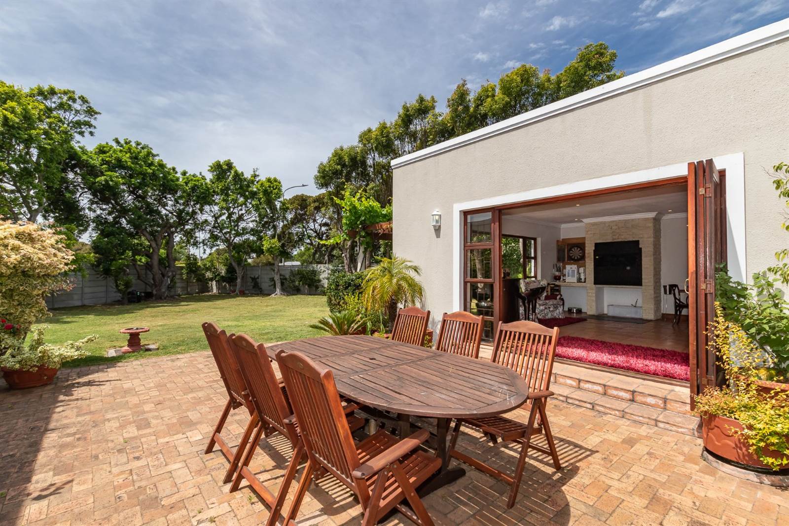 4 Bed House in Tokai photo number 3