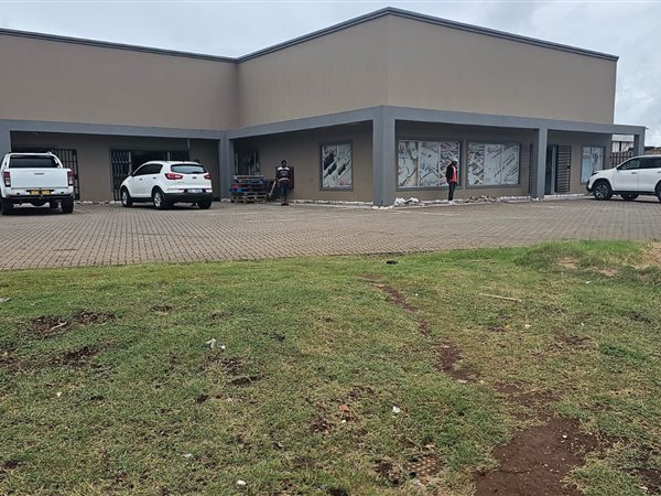 Commercial space in Empangeni Rail