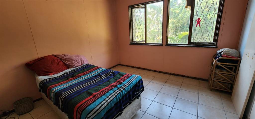 3 Bed House in Uvongo photo number 5