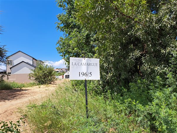 392 m² Land available in Melodie