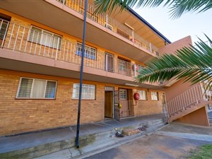 2 Bed Apartment in Crown Gardens