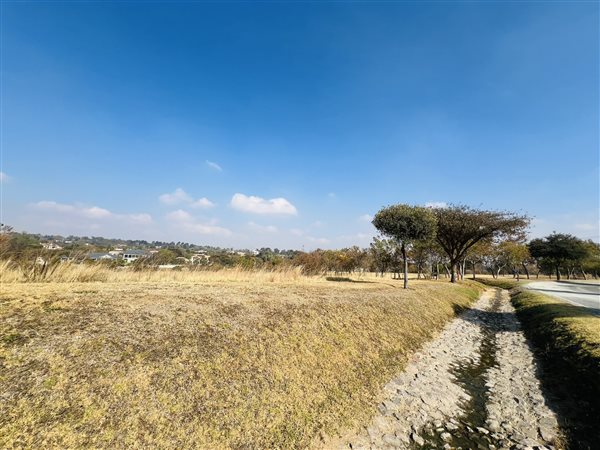 5 005 m² Land