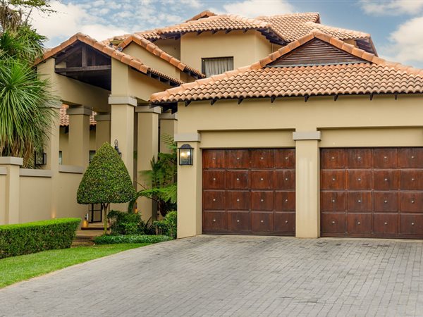 4 Bedroom House 4 Bedroom House
