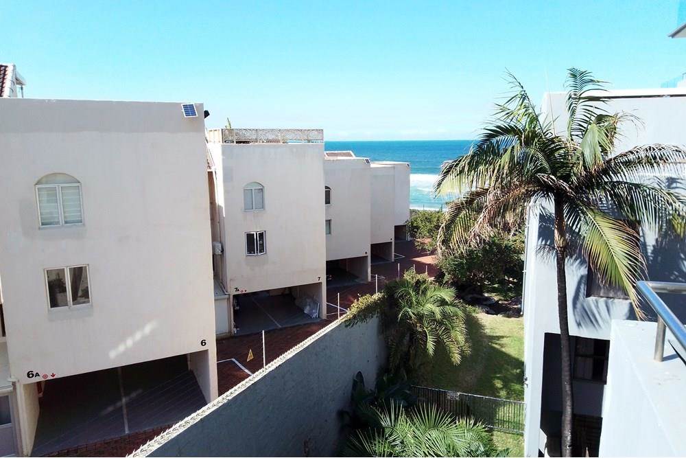3 Bed Apartment in Umhlanga Rocks photo number 11