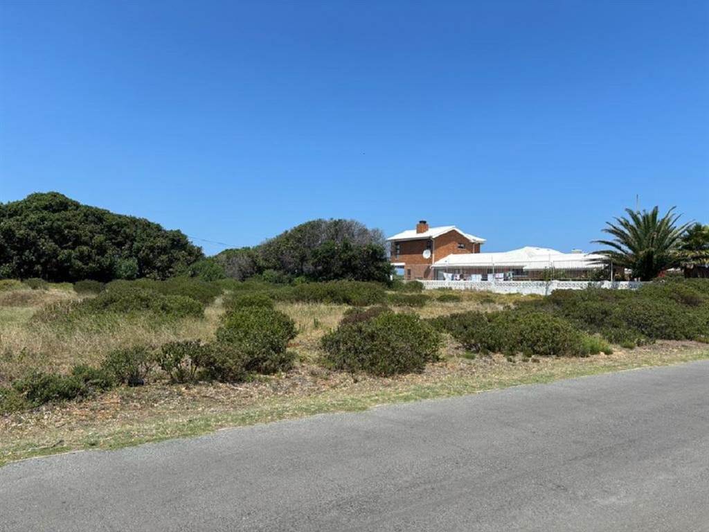 714 m² Land available in Sandbaai photo number 4