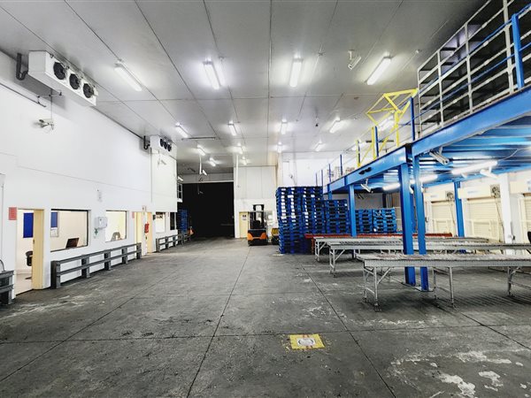 2 842  m² Industrial space