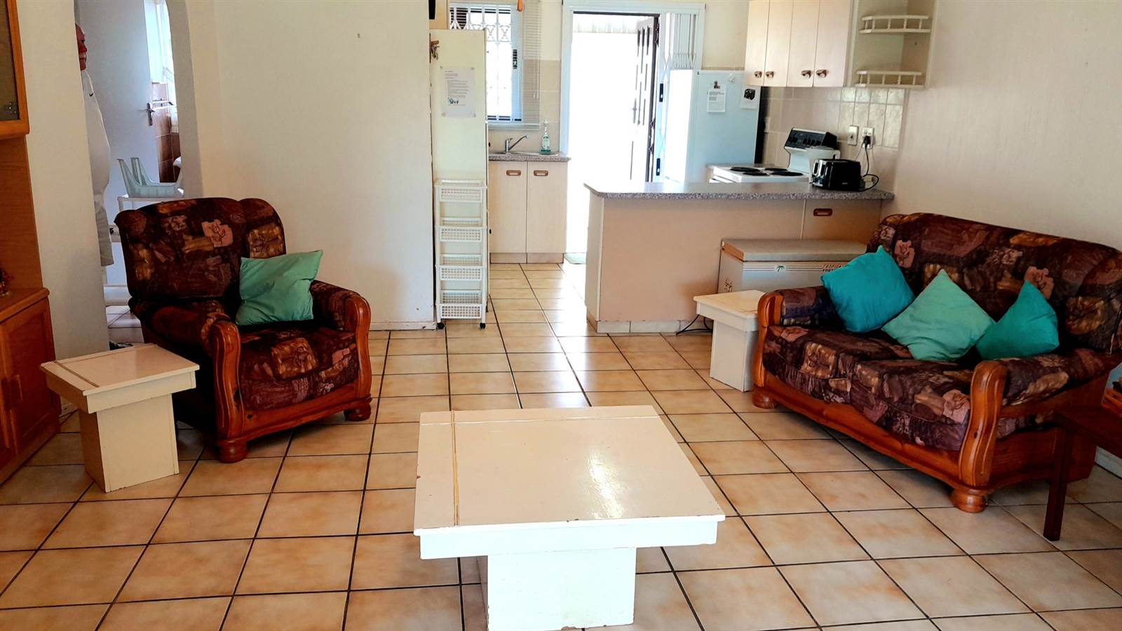 2 Bed Townhouse in Scottburgh South photo number 24