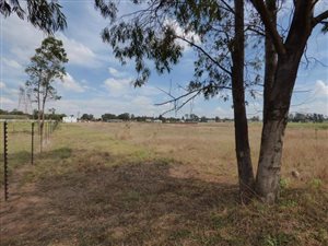 1.4 ha Land available in Zesfontein AH