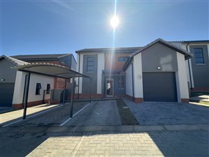 3 Bed Duplex in Rooihuiskraal North
