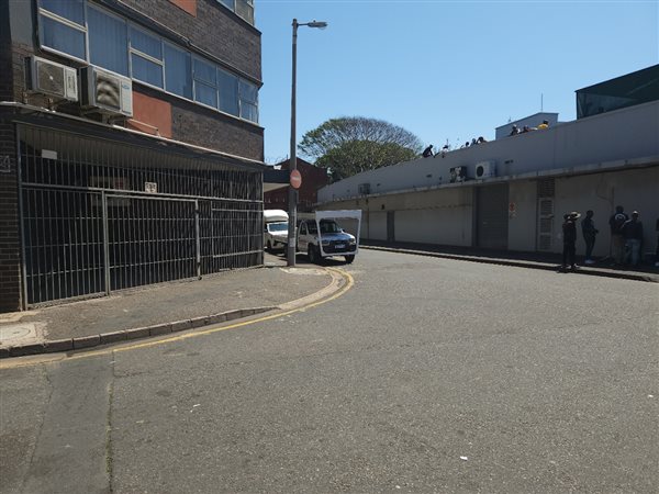 300  m² Commercial space in Greyville