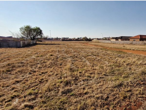 990 m² Land