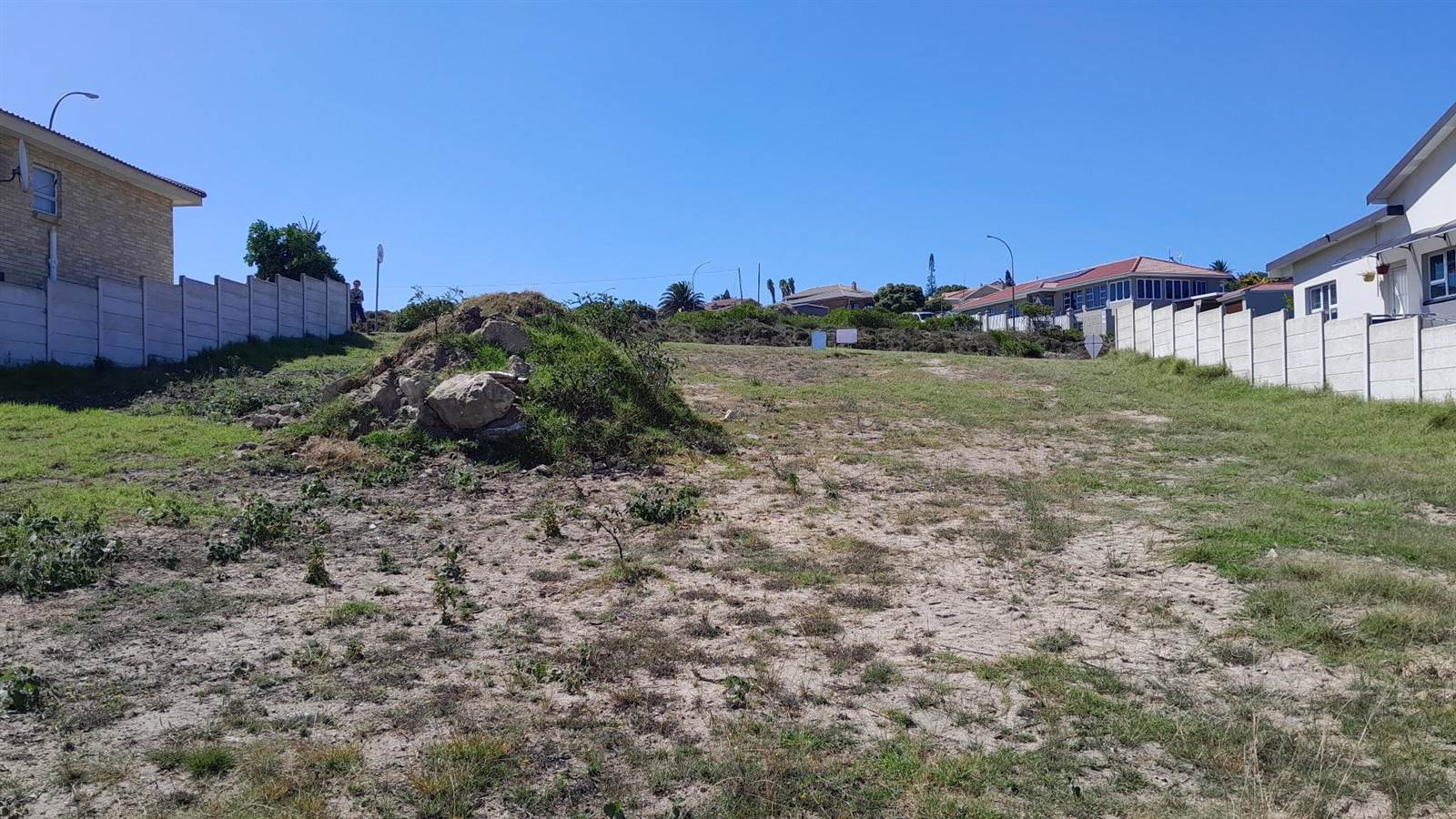 770 m² Land available in Dana Bay photo number 5