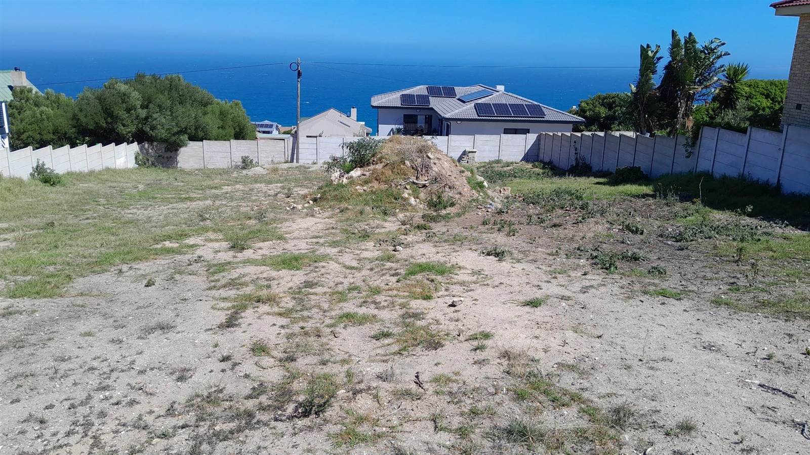 770 m² Land available in Dana Bay photo number 12