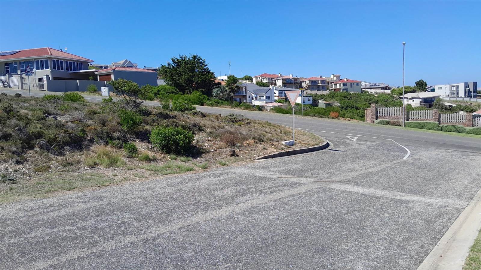 770 m² Land available in Dana Bay photo number 11