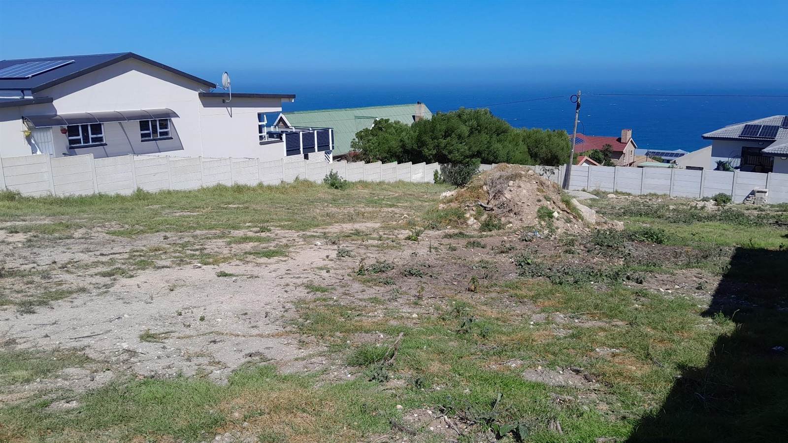 770 m² Land available in Dana Bay photo number 2