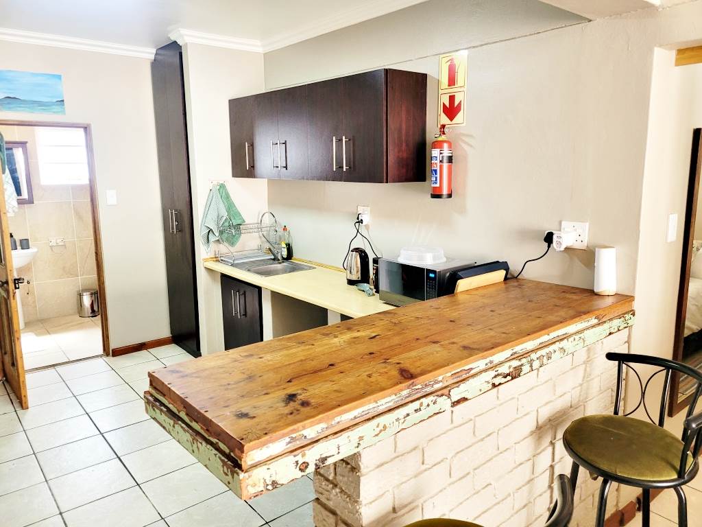 2 Bed Apartment in Struisbaai photo number 9