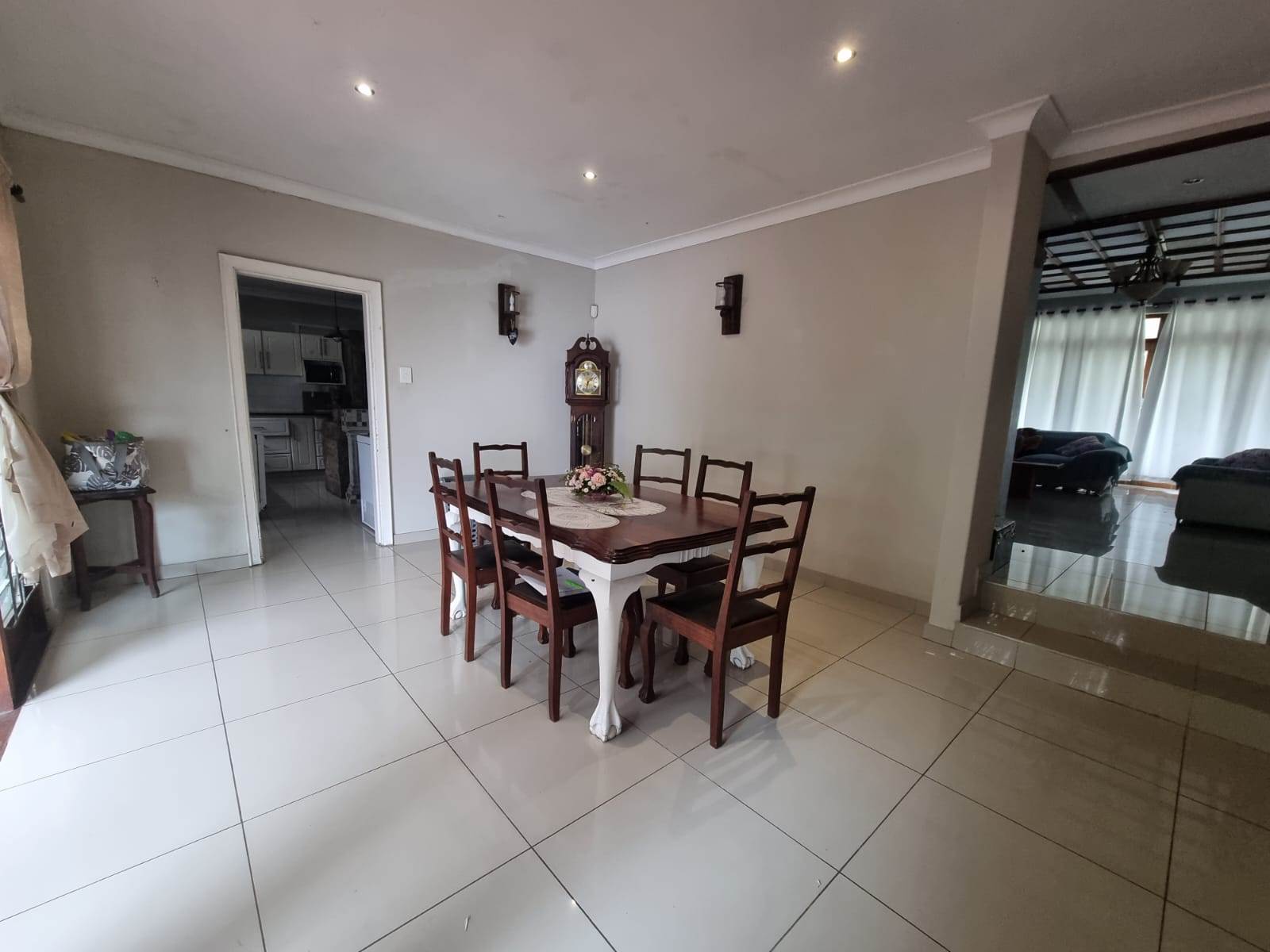 4 Bed House in Scottburgh South photo number 10