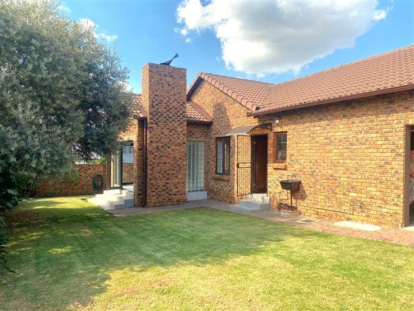 3 Bed Townhouse in Thatchfield